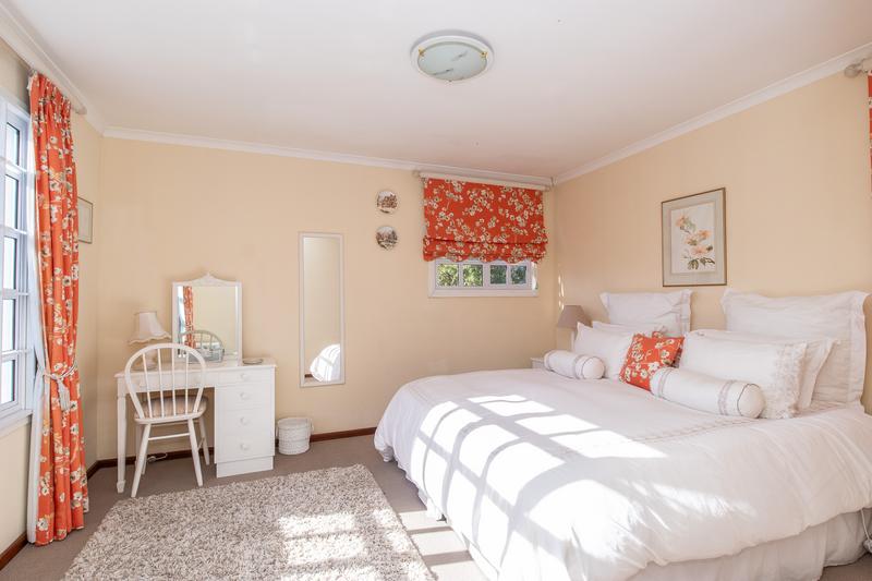 4 Bedroom Property for Sale in Constantia Western Cape